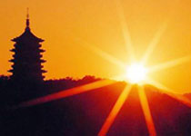 西湖雷峰夕照天氣