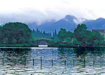 西湖雙峰插云天氣