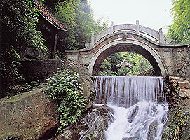 湖州長(zhǎng)興顧渚山茶園天氣